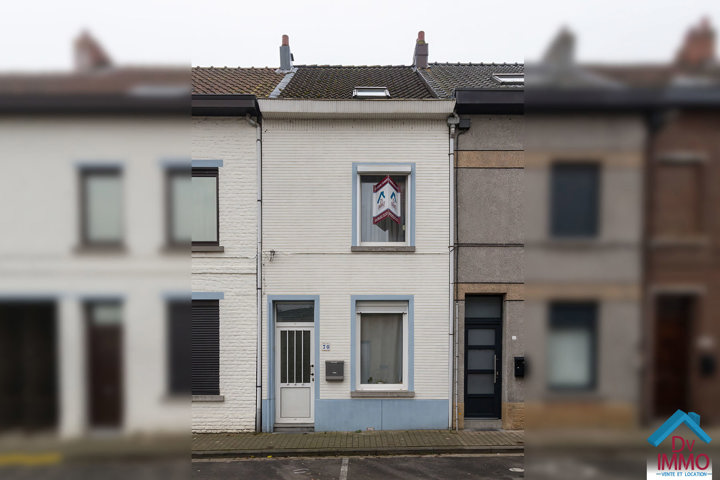 MAISON UNIF AVEC GRAND JARDIN