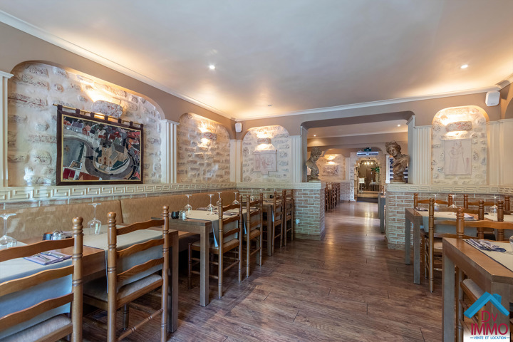 MAISON DE COMMERCE ET HABITATION