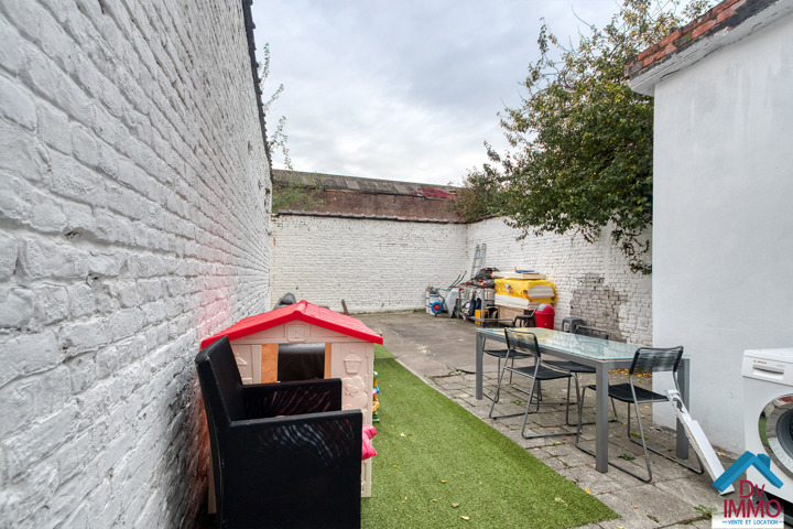 SPACIEUX APPART 2 CH. + GRANDE COUR