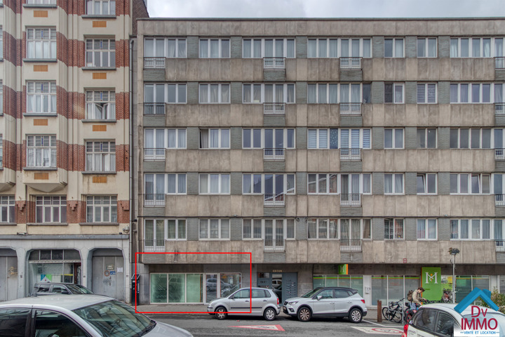 REZ-DE-CHAUSSEE COMMERCIAL A TERMINER