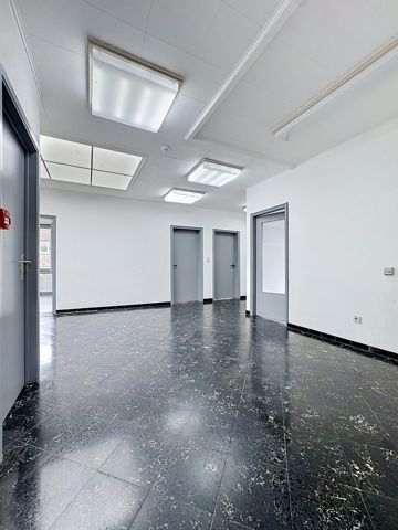 Garage à louer - 4430 Ans