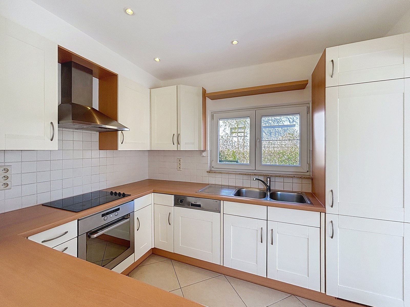 Maison à louer Hoeilaart 1.450 €, Agence immobilière Bruxelles - 