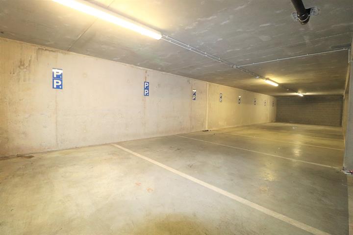 Inside parking - for rent - 1160 Auderghem