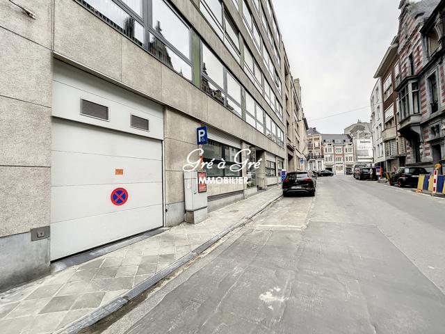 Binnenstaanplaats - te huur - 1050 Ixelles