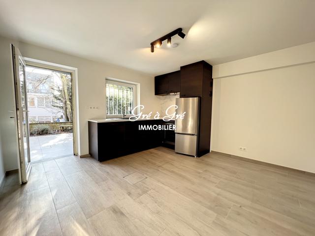 Ground floor with garden - for rent - 1160 Auderghem