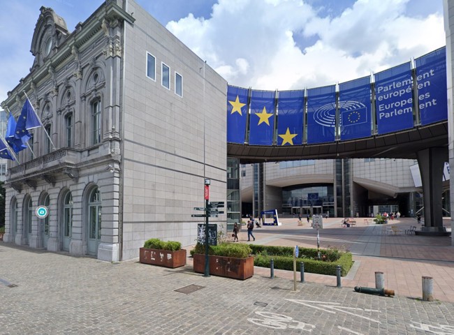 Binnenstaanplaats - te huur - 1050 Ixelles