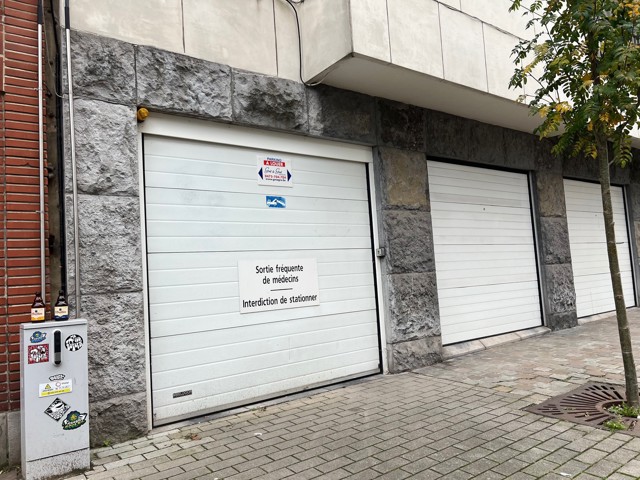 Binnenstaanplaats - te huur - 1050 Ixelles