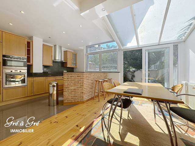 Ground floor with garden - for rent - 1050 Ixelles