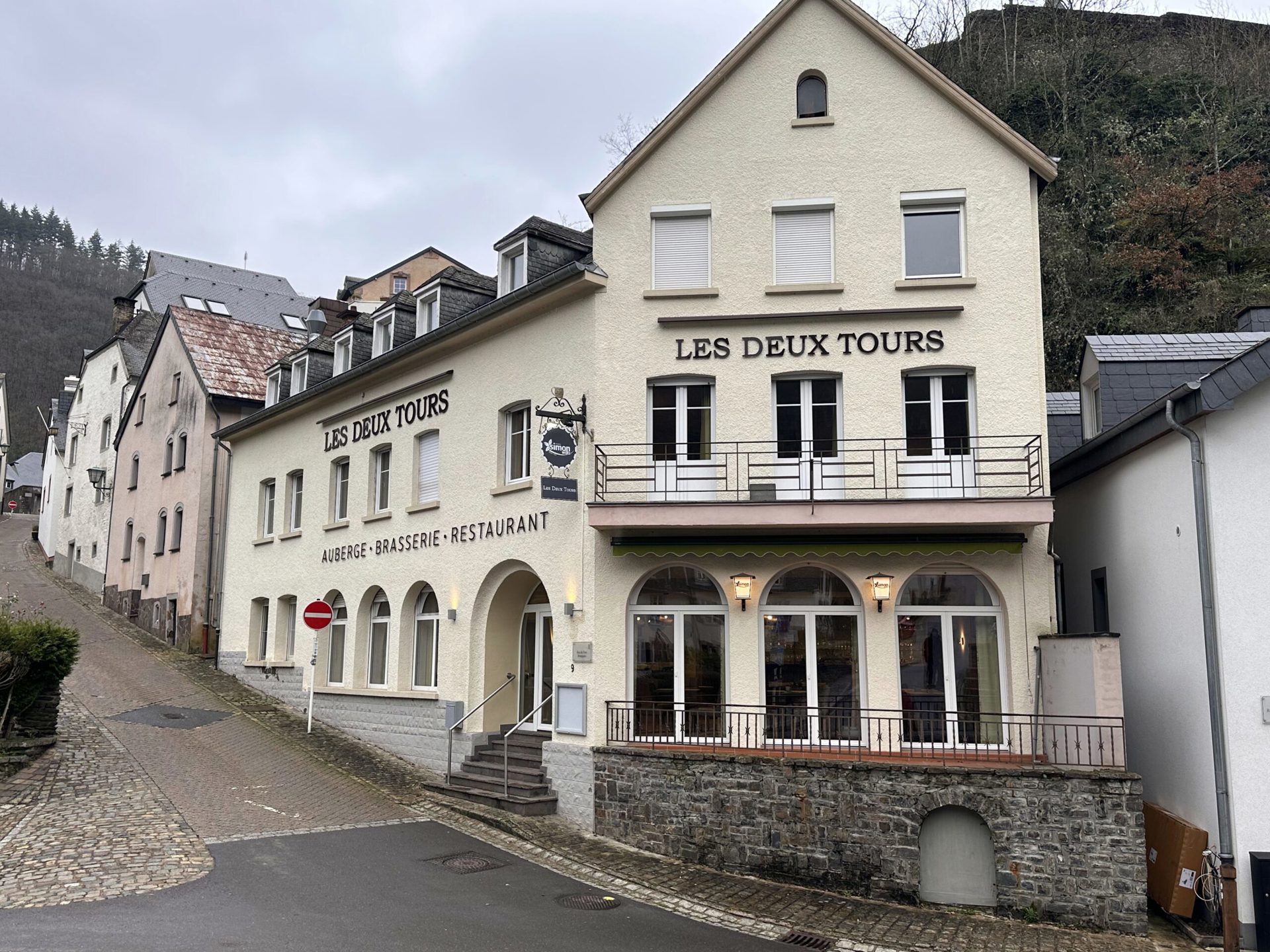 Hotel / restaurant / rooms - for sale - 9150 