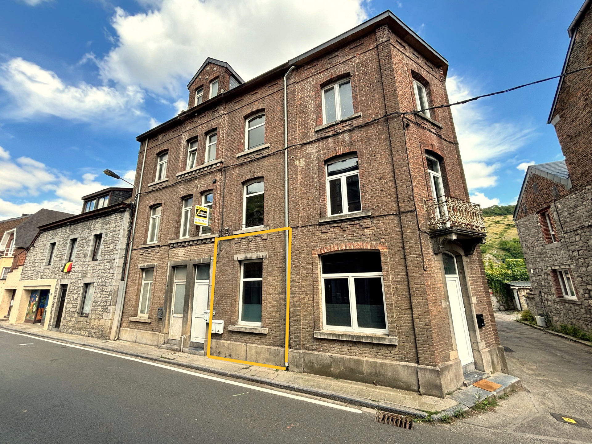 Flat - for rent - 5500 Dinant