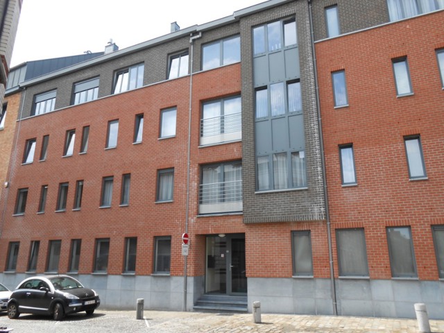 Très beau duplex MEUBLE 2CH+1BUR avec cave & parking int.