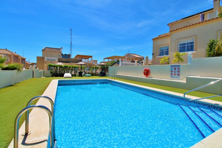 Huis - te koop - 3189 Villamartin