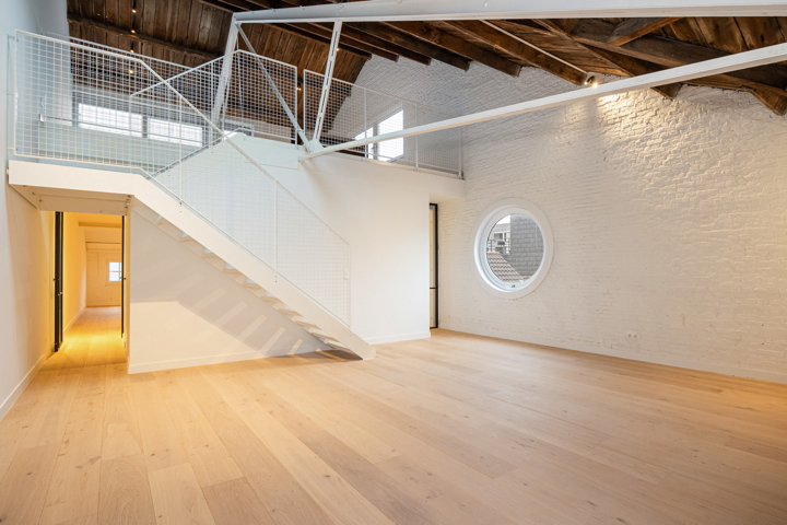 Uniek, gerenoveerd appartement