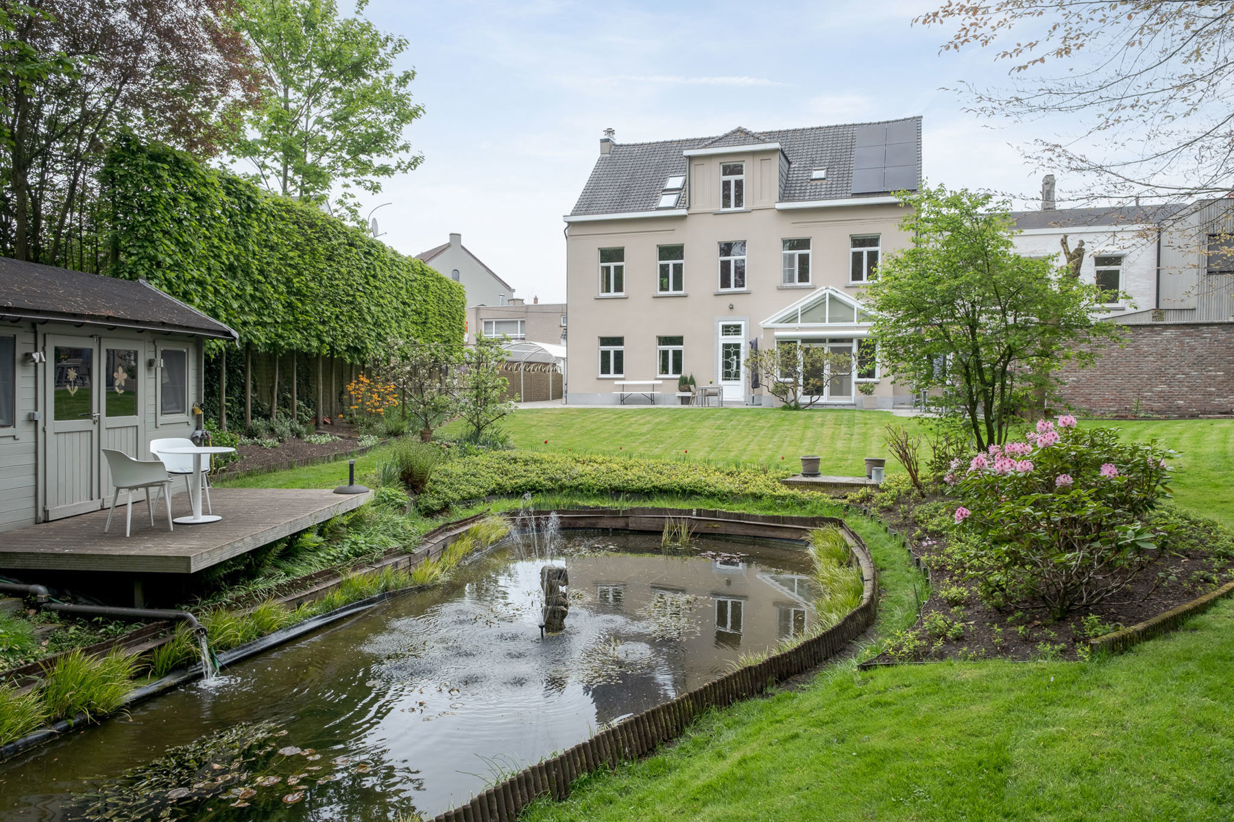 Uniek gerestaureerde herenhuis met parktuin