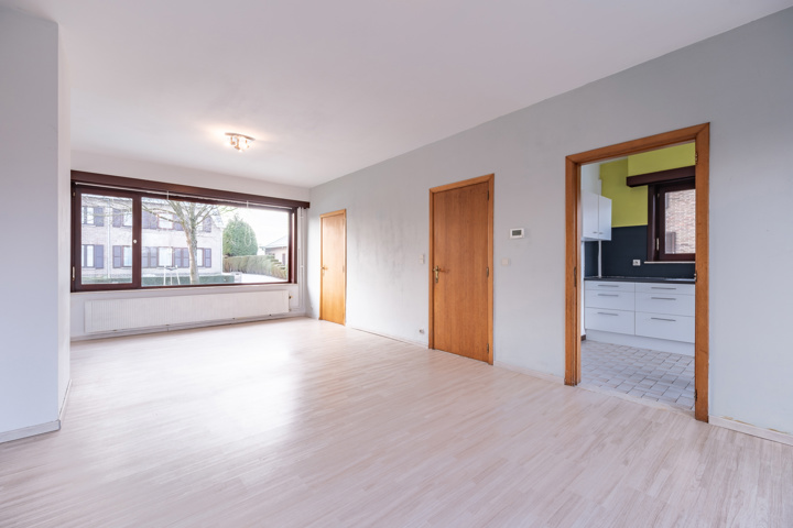 Goed gelegen, halfopen woning met garage en tuin