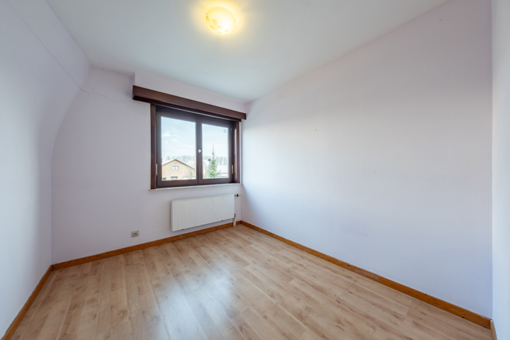 Goed gelegen, halfopen woning met garage en tuin