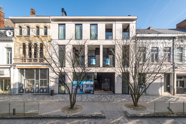 Mooi afgewerkt gelijkvloers appartement