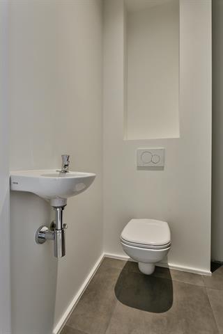 Lichtrijk, gerenoveerd appartement