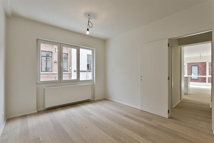 Lichtrijk, gerenoveerd appartement