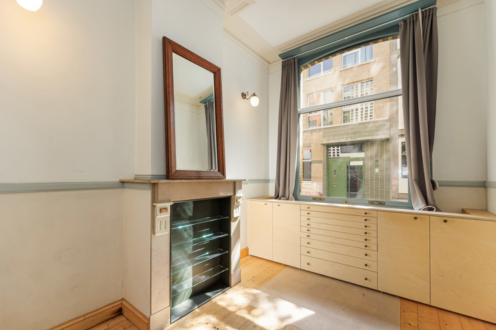 Grote woning met achterhuis in het leuke Berchem