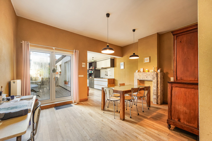 Grote woning met achterhuis in het leuke Berchem