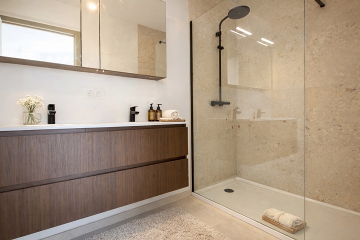 Knap nieuwbouwappartement met garagebox