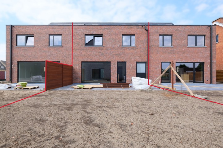 Knap afgewerkte nieuwbouwwoning