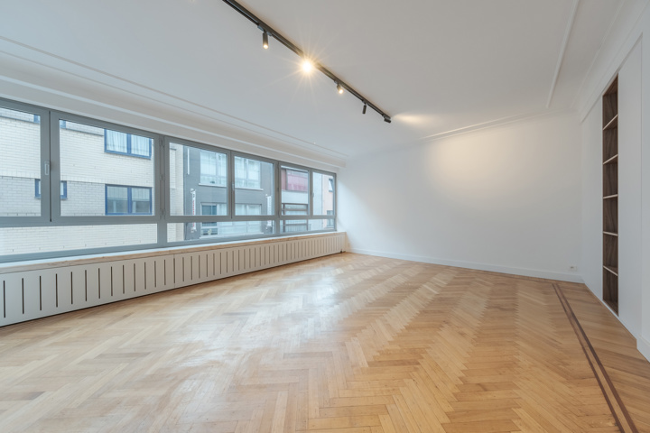 Gerenoveerd, centraal gelegen appartement
