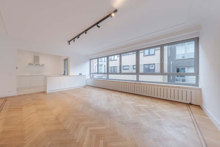 Goed gelegen, vernieuwbouwd appartement