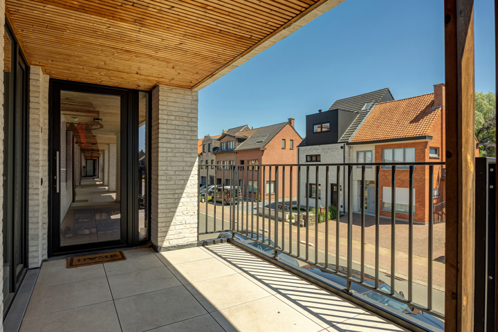 Instapklaar appartement met twee slaapkamers en 2 terrassen