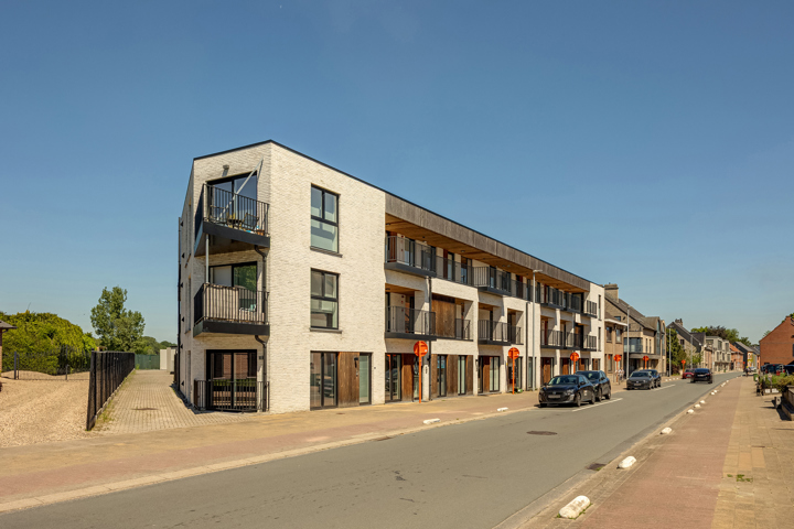 Instapklaar appartement met twee slaapkamers en 2 terrassen