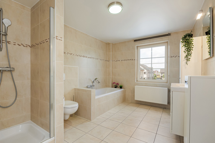 Recente, energiezuinige woning met tuin