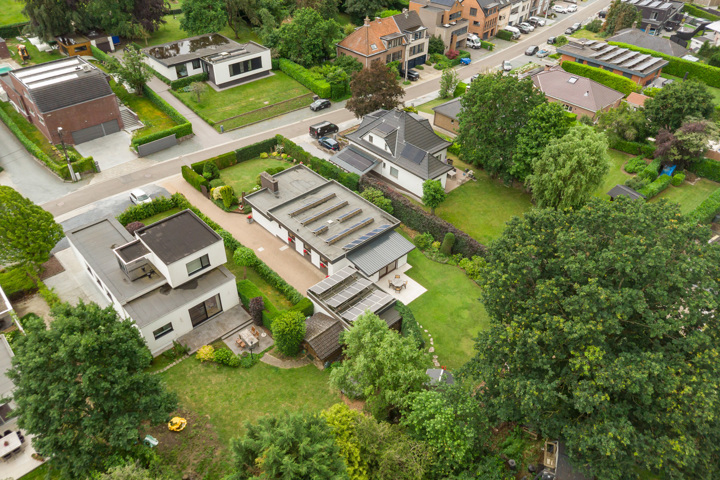 Goedgelegen bungalow met tuin, oprit en garage