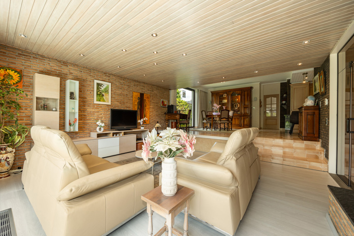 Goedgelegen bungalow met tuin, oprit en garage