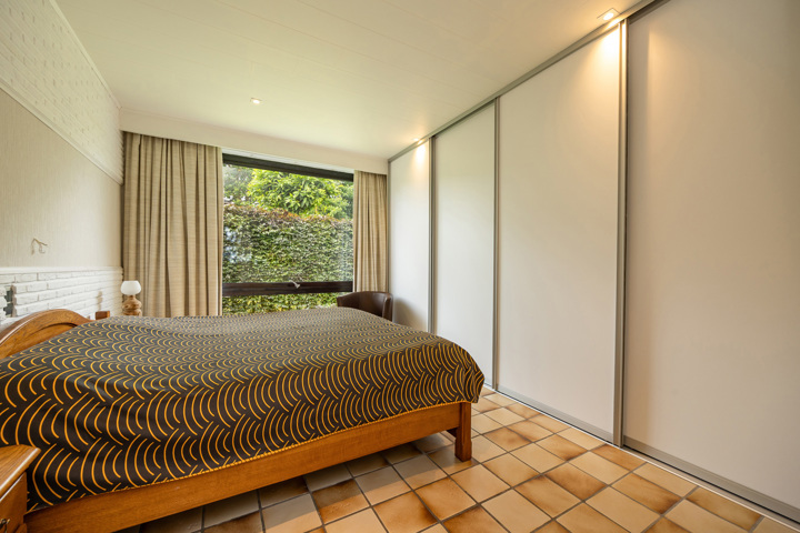 Goedgelegen bungalow met tuin, oprit en garage