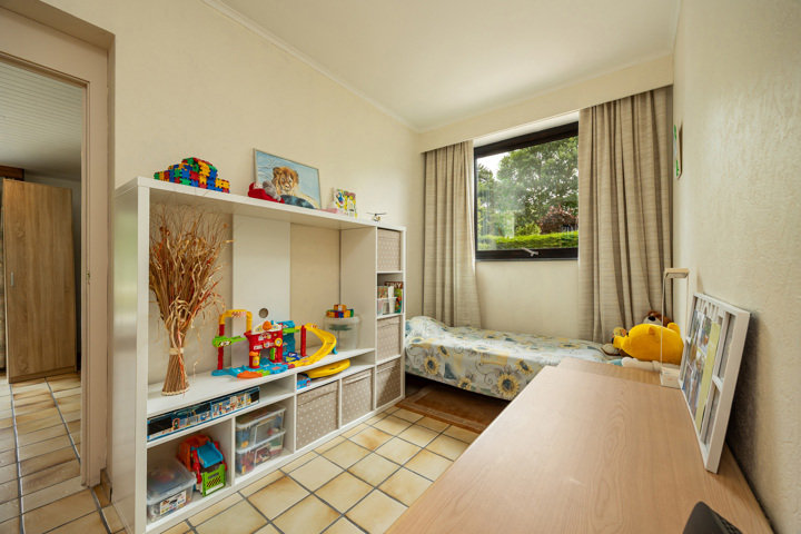Goedgelegen bungalow met tuin, oprit en garage