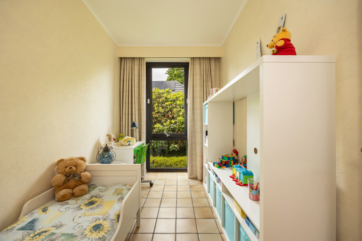 Goedgelegen bungalow met tuin, oprit en garage