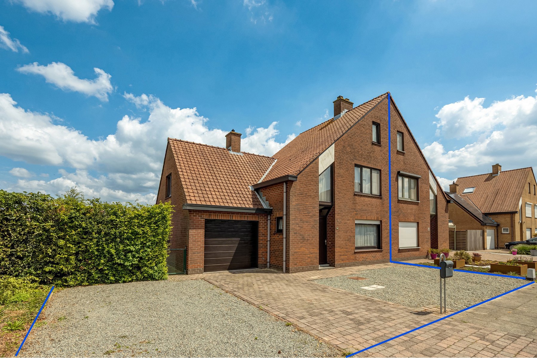 Rustig gelegen woning met tuin, oprit en garage