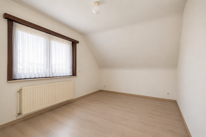 Rustig gelegen woning met tuin, oprit en garage