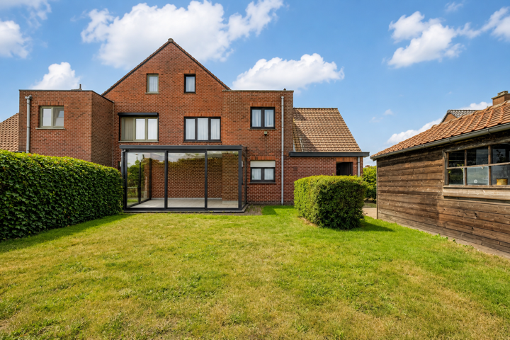 Rustig gelegen woning met tuin, oprit en garage