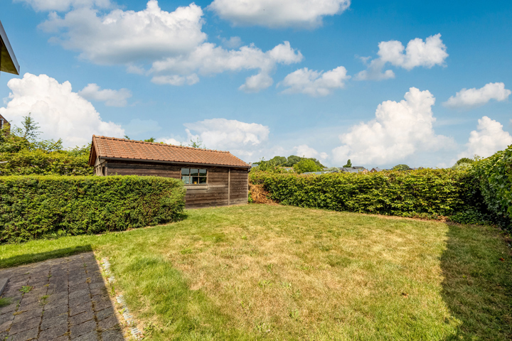 Rustig gelegen woning met tuin, oprit en garage