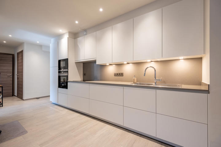 Recent, centraal gelegen appartement 