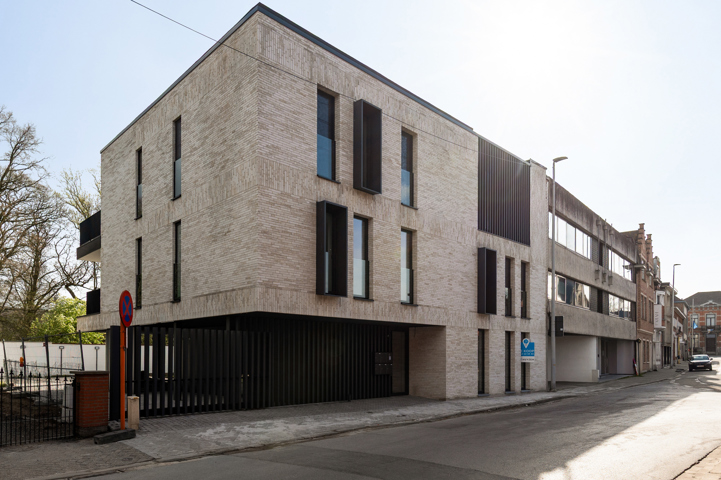 Ruim Nieuwbouwappartement met zonnig terras en tuin. 