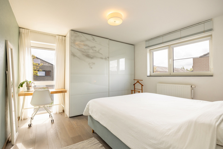 Goed gelegen woning met 3 slaapkamers, garage en tuin