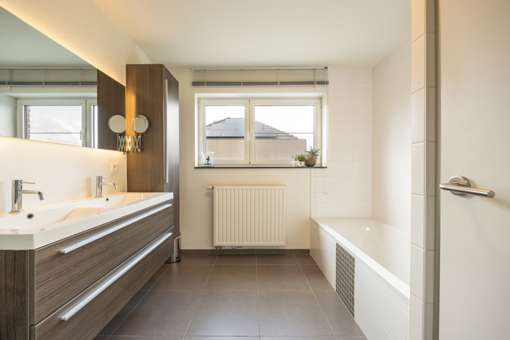 Goed gelegen woning met 3 slaapkamers, garage en tuin