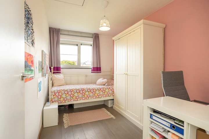 Goed gelegen woning met 3 slaapkamers, garage en tuin