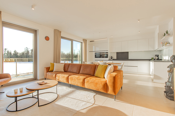 Recent appartement met uitzicht over het Donkmeer