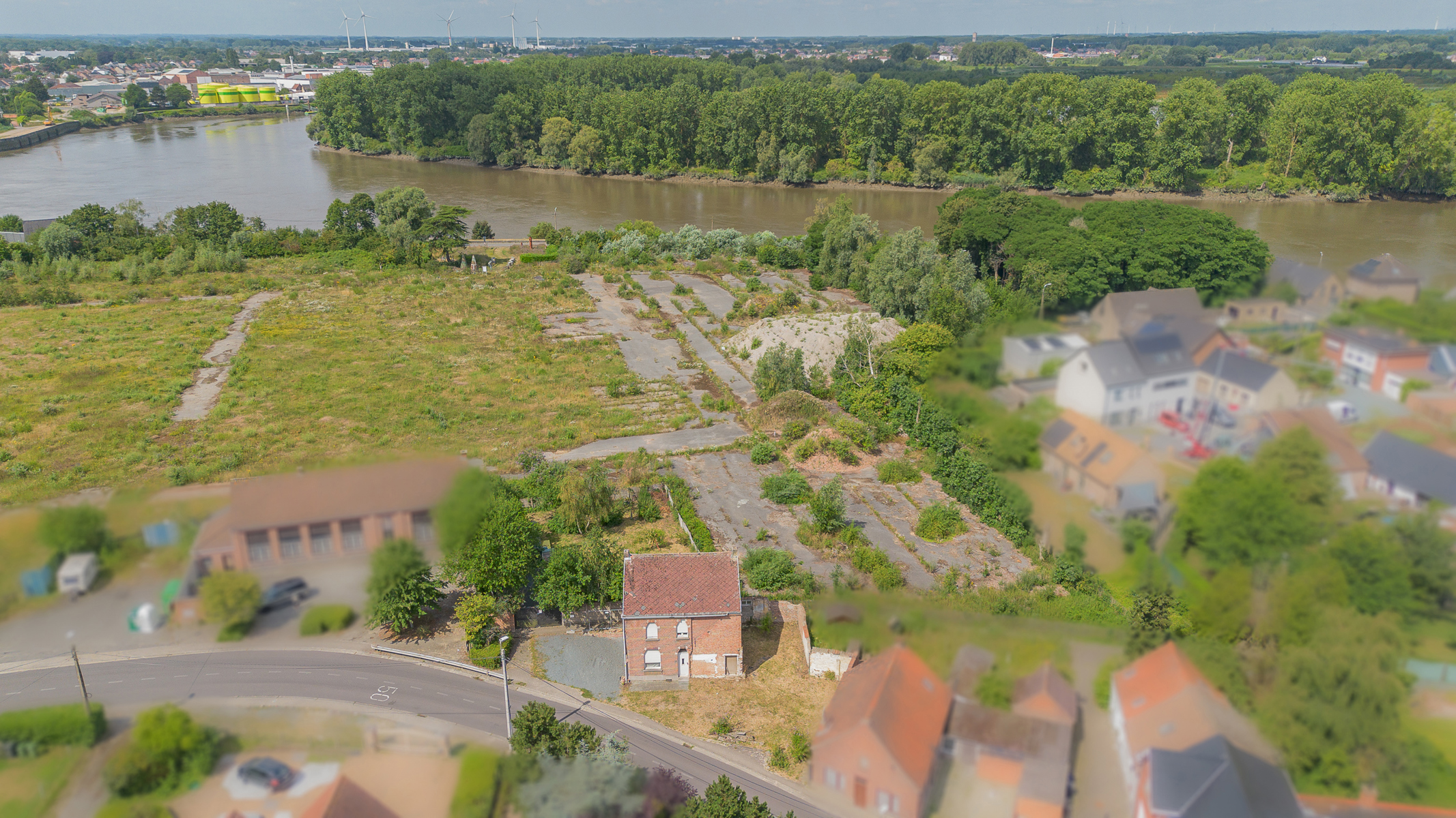 Te renoveren woning op een unieke locatie 
