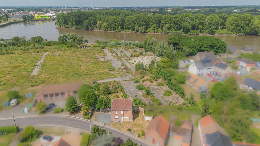 Te renoveren woning op een unieke locatie 