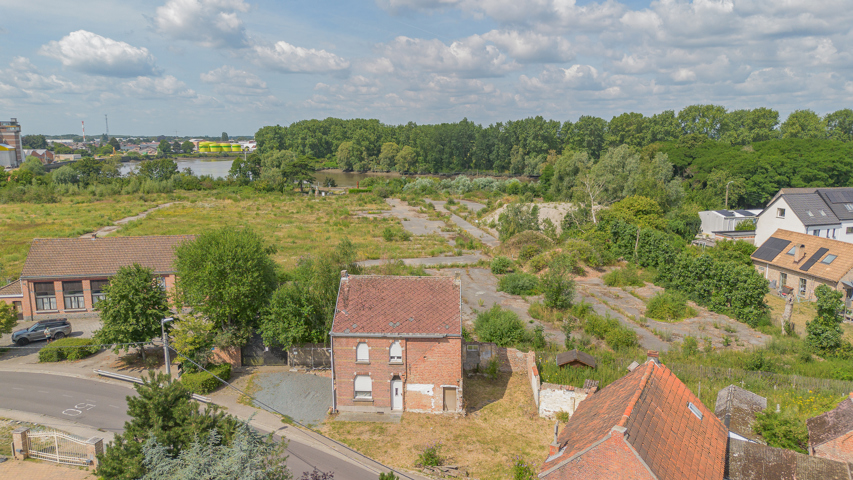 Te renoveren woning op een unieke locatie 